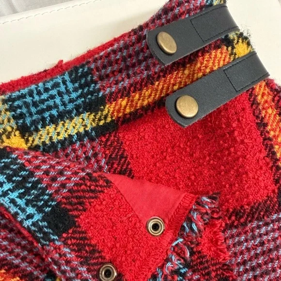 Urban Outfitters Red Plaid Mini Skirt Size- S - Picture 5 of 5